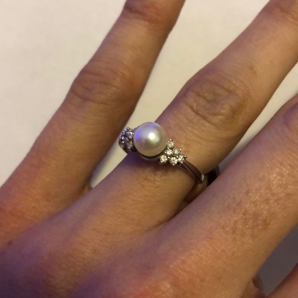 Ring - Picture 3 of 3